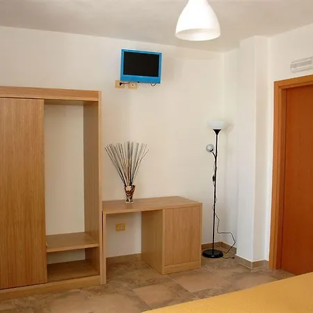 Torre Guaceto אתר נופש 4*