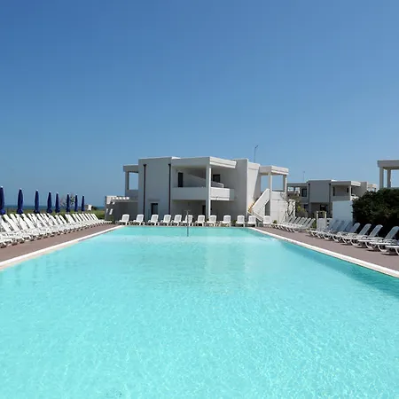 Torre Guaceto אתר נופש 4*